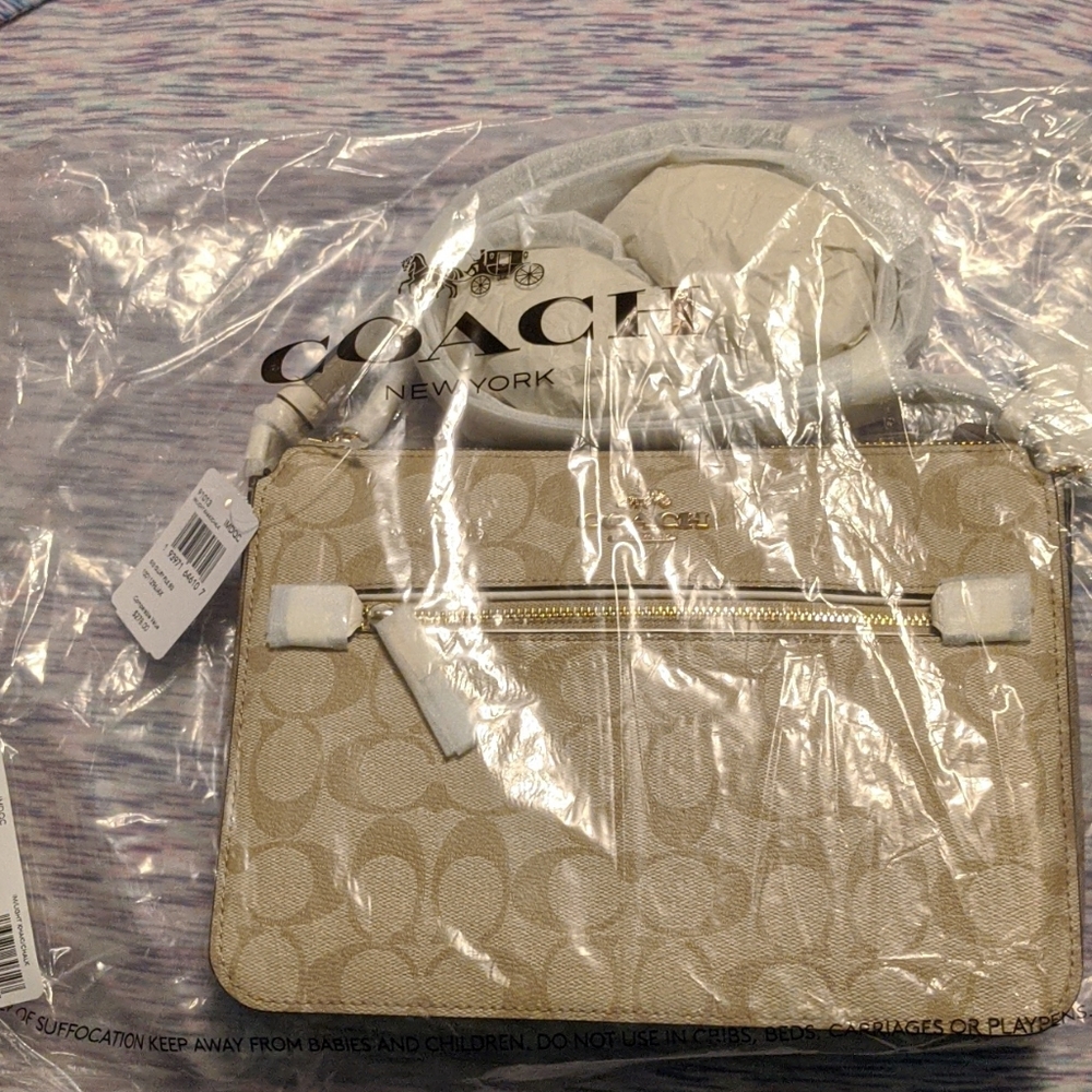 Coach Signature Canvas Gallery File Bag